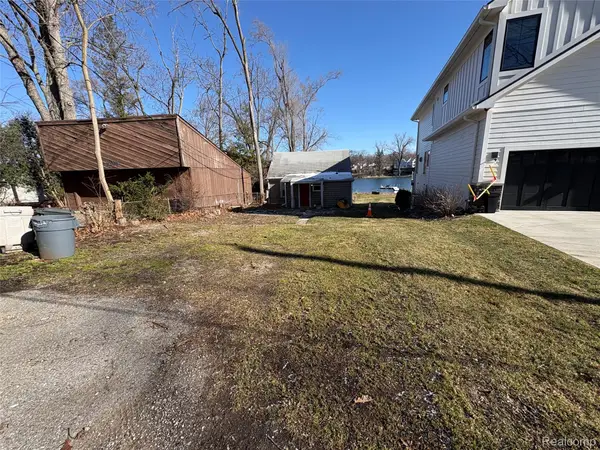 6912 Colony Drive, WestBloomfield, MI 48323