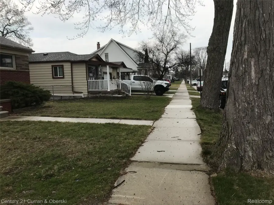 729 Cleophus Parkway, Lincoln Park, MI 48146 - #3