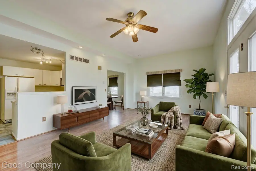 22723 Middlebelt Road, Farmington Hills, MI 48336 - #2