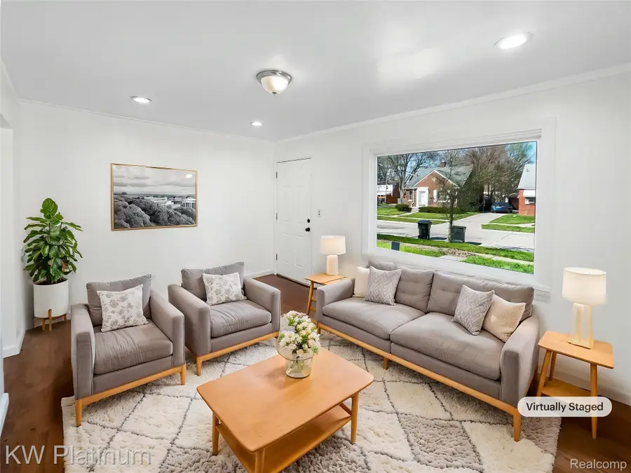 20612 Kingsville Street, Harper Woods, MI 48225 - #2