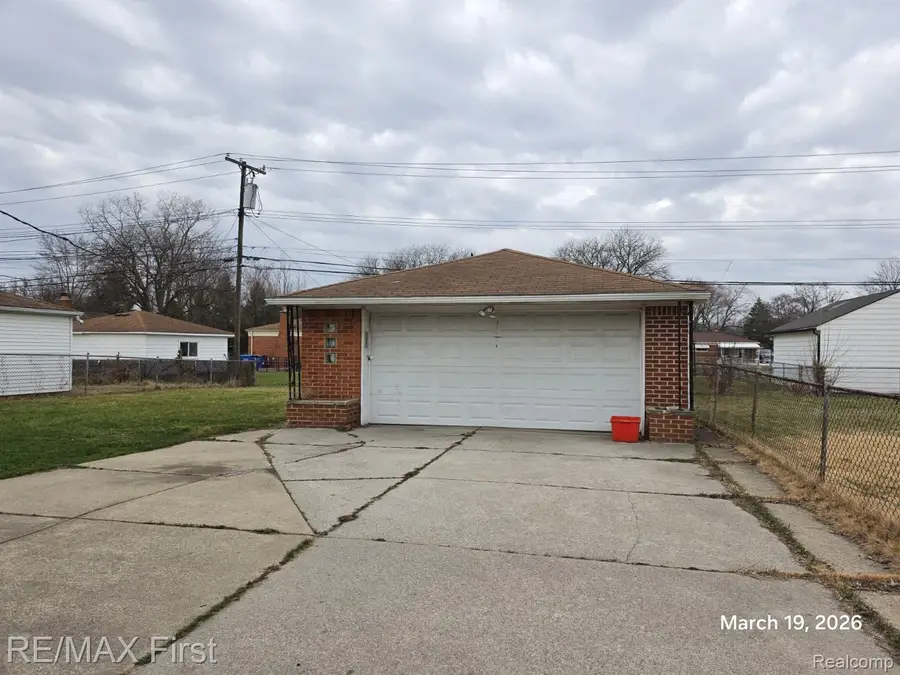 25063 Campbell Avenue, Warren, MI 48089 - #2