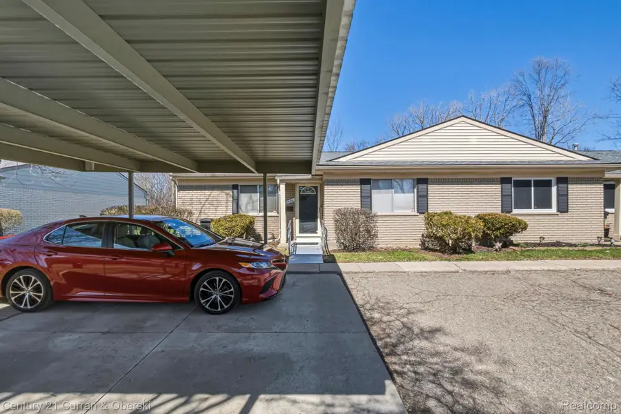 26596 Franklin Pointe Drive, Southfield, MI 48034 - #2