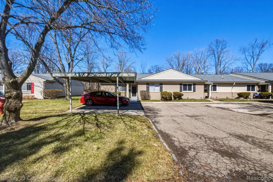 26596 Franklin Pointe Drive, Southfield, MI 48034 - #3