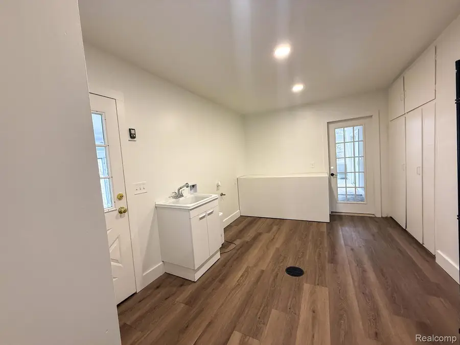 6076 Hugh Street, Burton, MI 48509 - #3