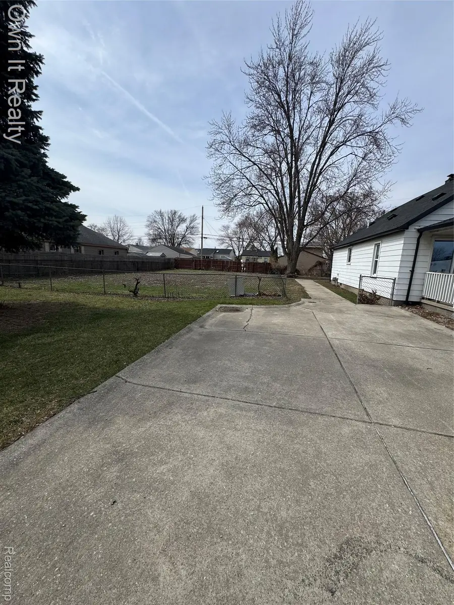 6004 Monroe Boulevard, Taylor, MI 48180 - #3