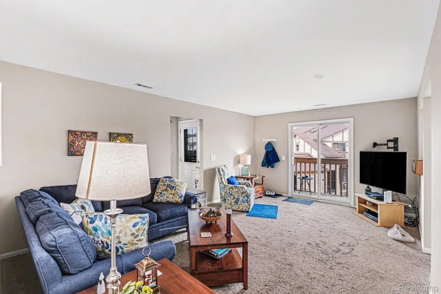 946 Country Club Drive, Saint Clair Shores, MI 48082 - #3