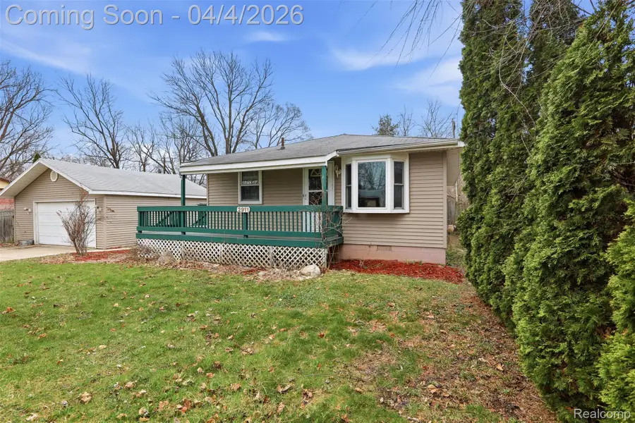 2911 Mott Avenue, Waterford, MI 48328 - #3