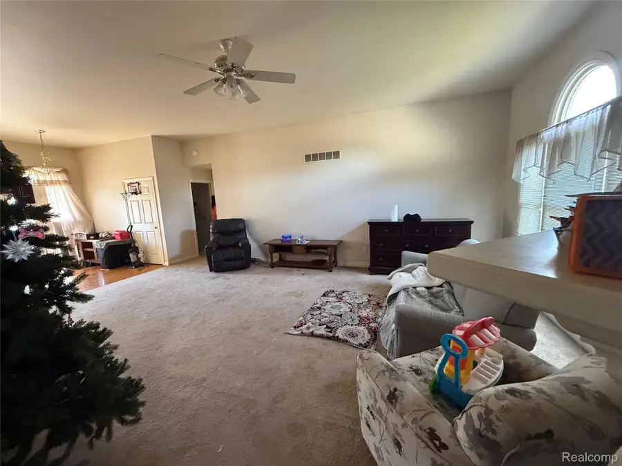 2085 Whispering Waters Pass, Flushing, MI 48433 - #2