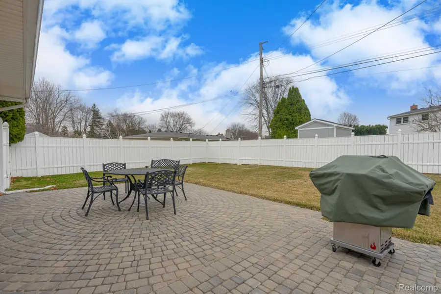 37374 Catherine Marie Drive, Sterling Heights, MI 48312 - #2
