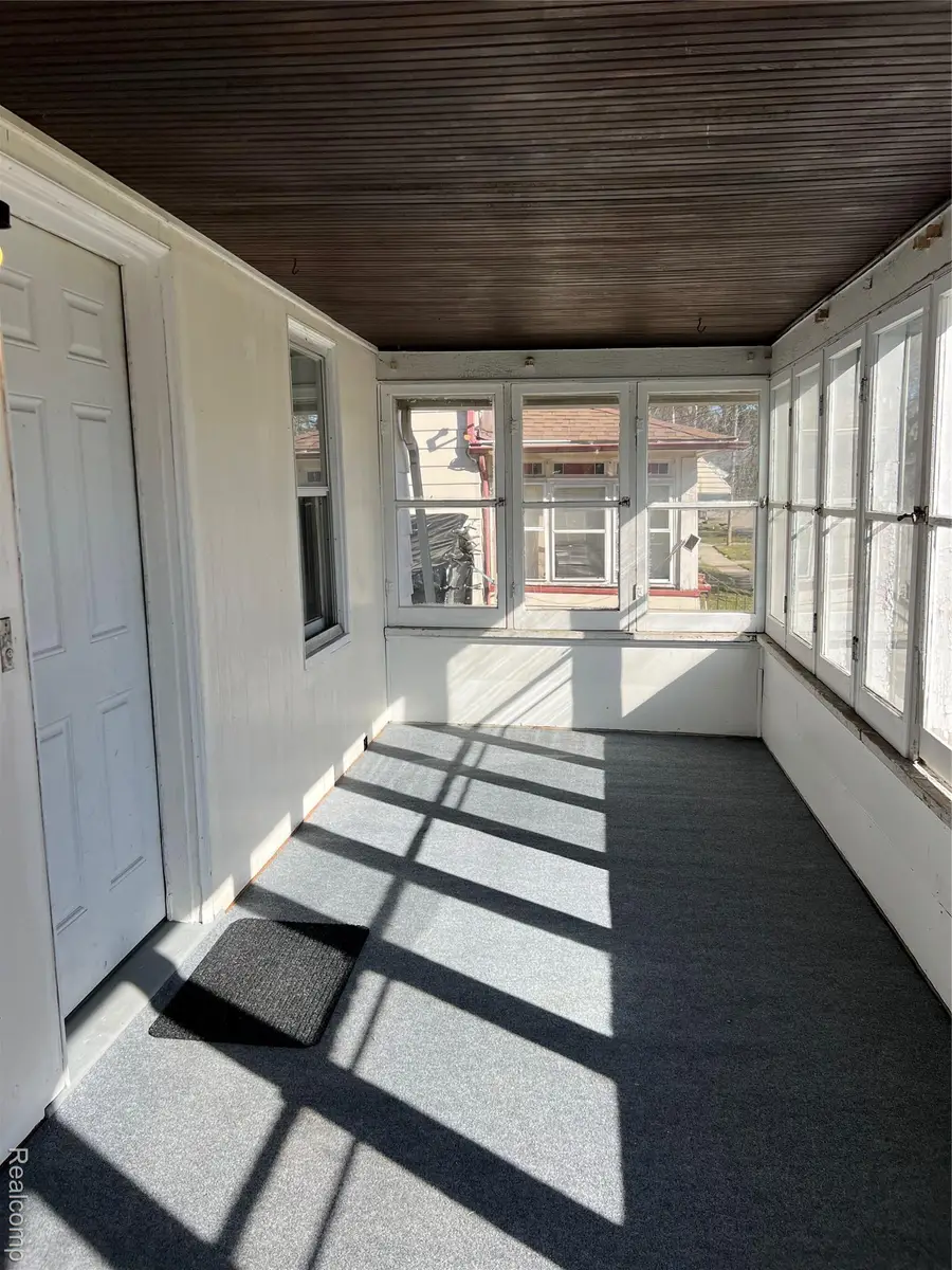 936 Stocker Avenue, Flint, MI 48503 - #2