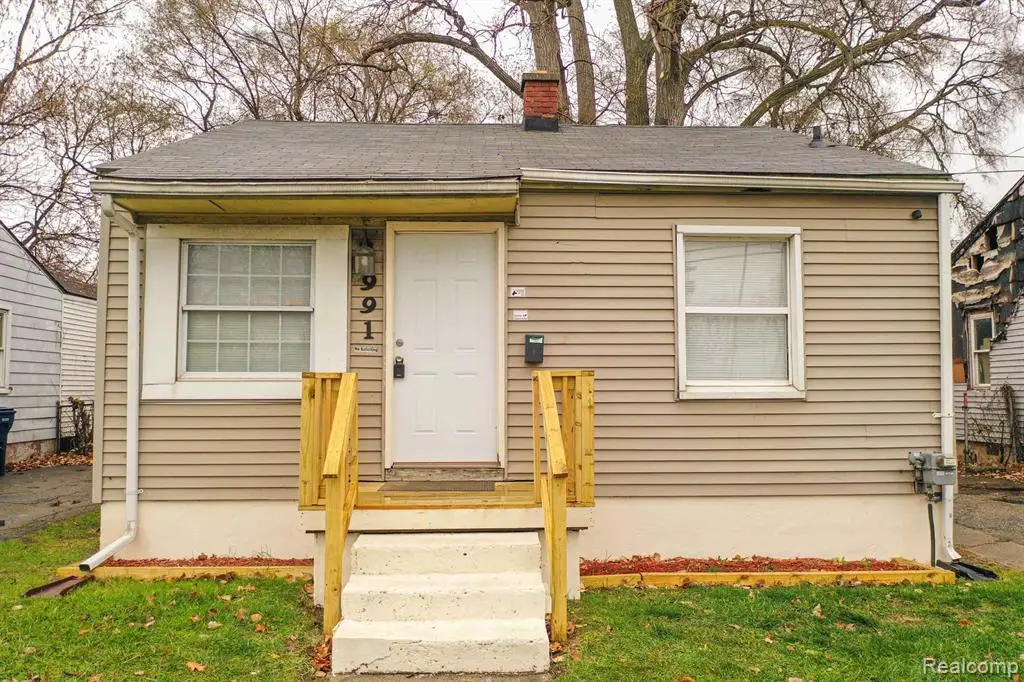 991 S Ballenger Highway, Flint, MI 48532 - #1