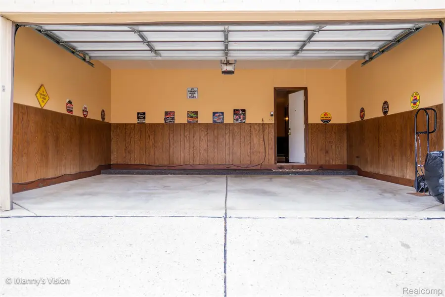 29226 Scarborough Drive, Warren, MI 48088 - #3