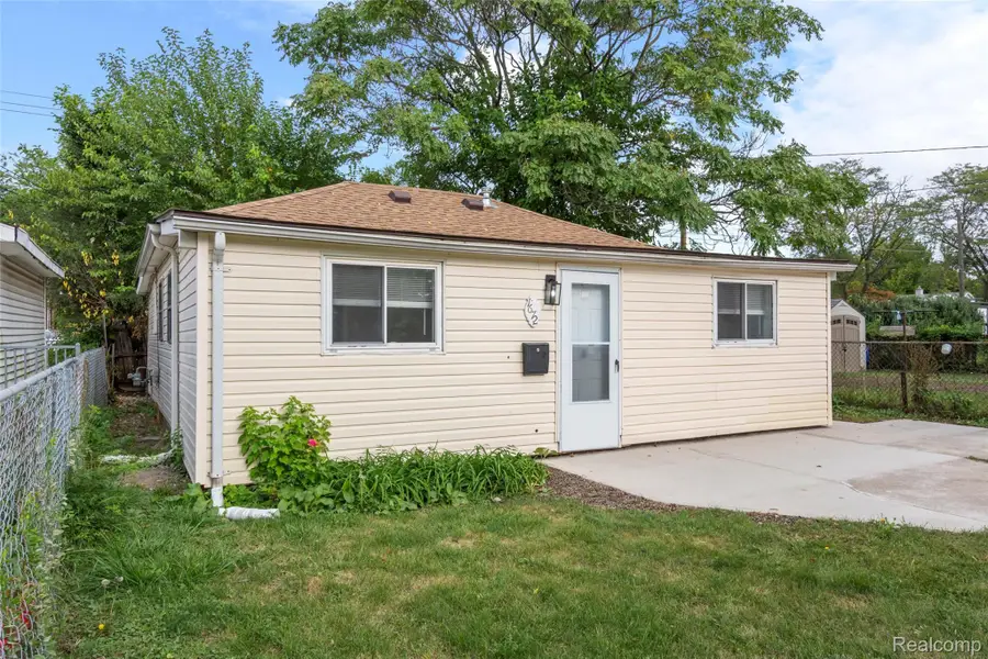 1672 Lafayette Boulevard, Lincoln Park, MI 48146 - #2