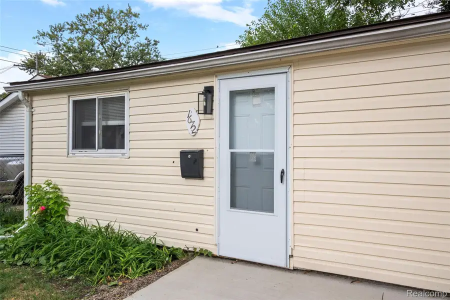 1672 Lafayette Boulevard, Lincoln Park, MI 48146 - #3