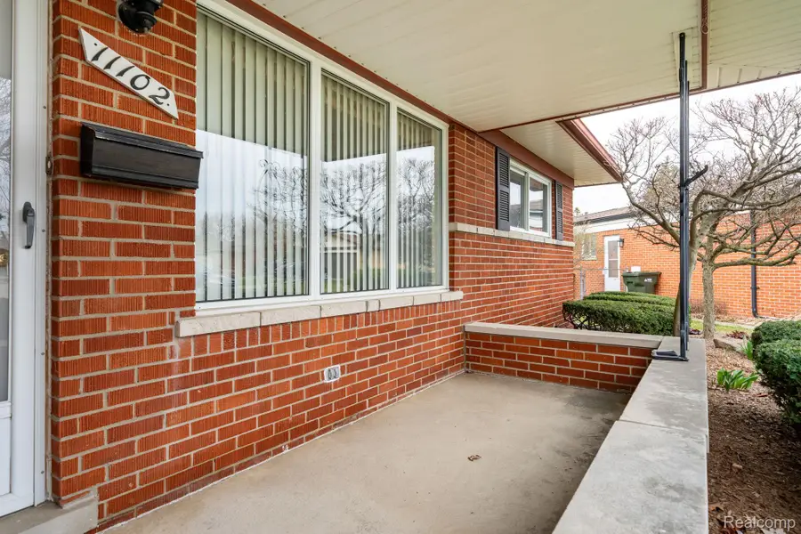11102 Fairway Drive, Sterling Heights, MI 48312 - #2