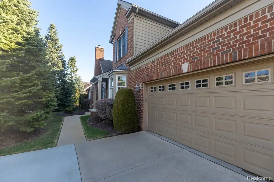 45042 Broadmoor Circle S, Northville, MI 48168 - #3
