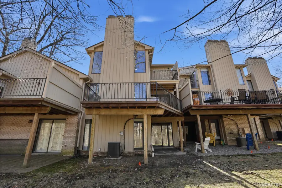 1135 Ivyglen Circle, Bloomfield, MI 48304 - #3