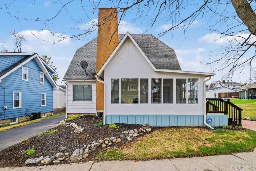 313 Myrtle Street, Flushing, MI 48433 - #3