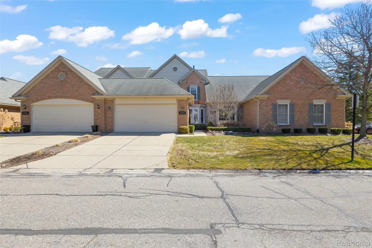 16252 Country Knoll Drive, Northville, MI 48168 - #1