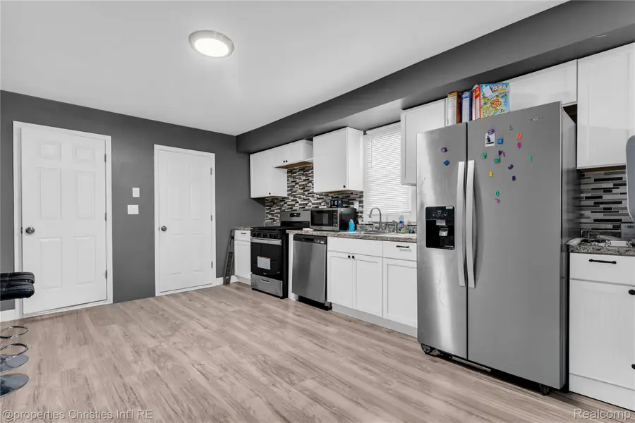 25636 New York Street, Dearborn Heights, MI 48125 - #2