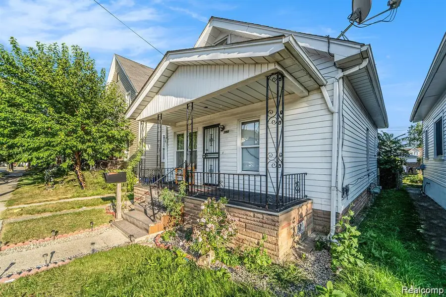 3868 Doremus Street, Hamtramck, MI 48212 - #2