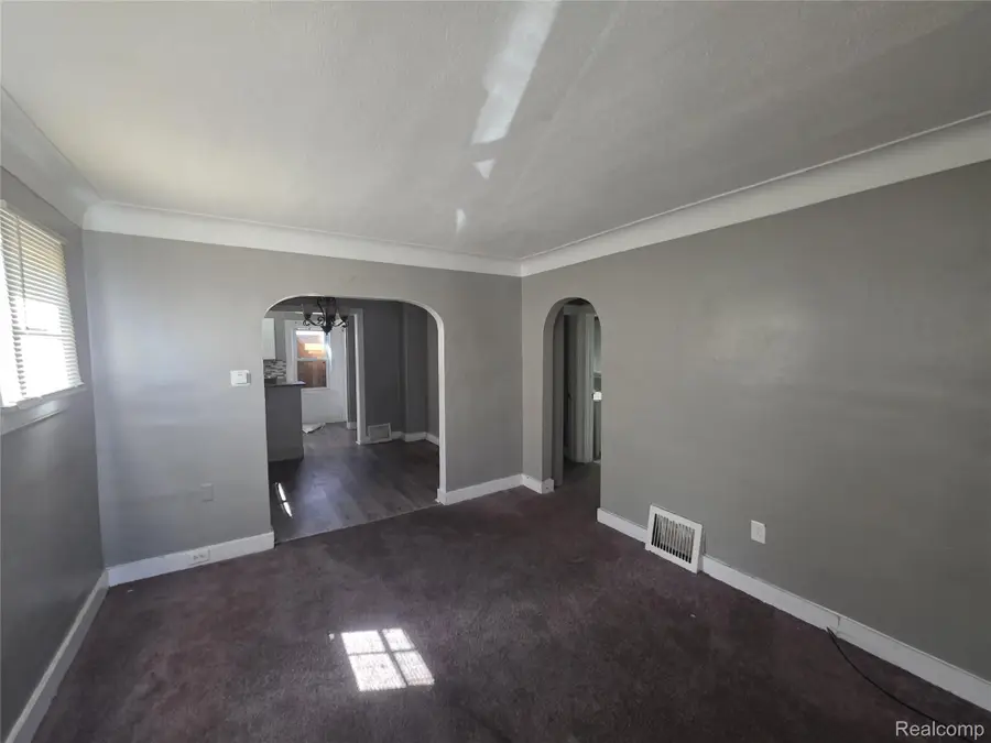 6017 Plainview Avenue, Detroit, MI 48228 - #2