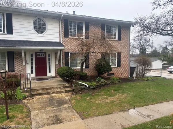 237 E Square Lake Road #8, BloomfieldHills, MI 48302