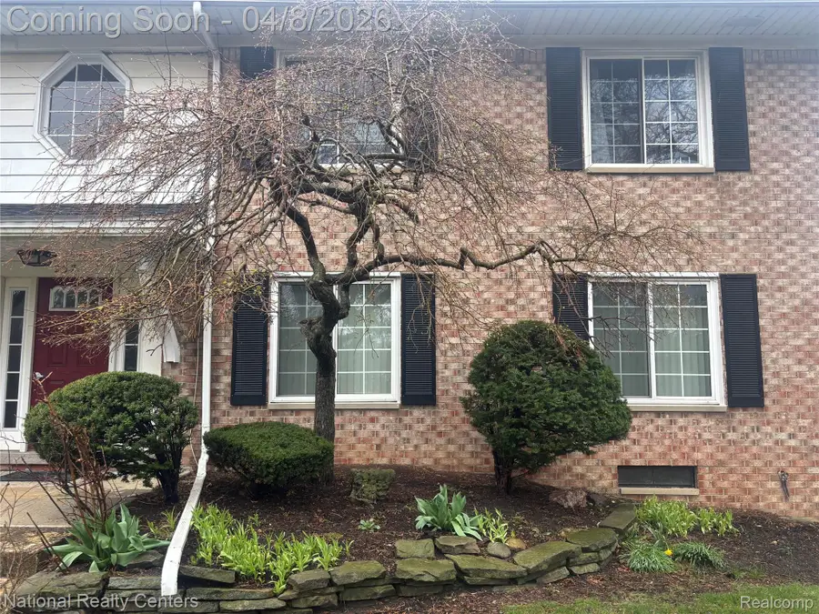 237 E Square Lake Road #8, Bloomfield, MI 48302 - #3