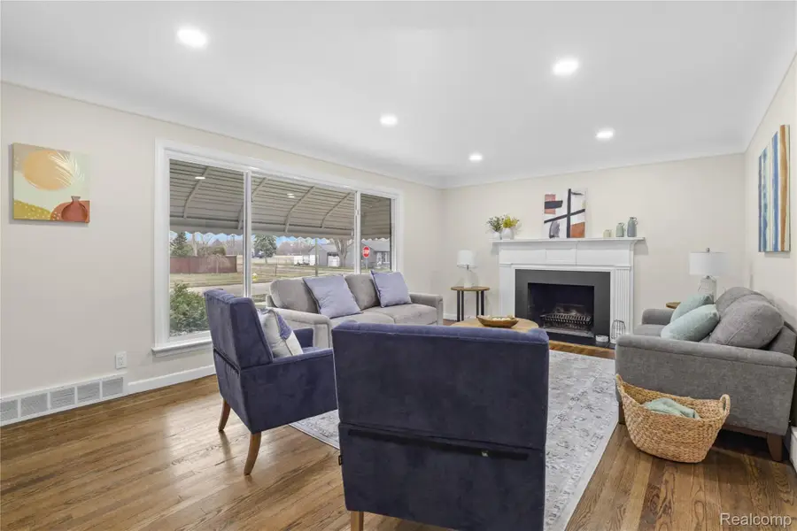 23592 Buckingham Street, Clinton, MI 48036 - #3