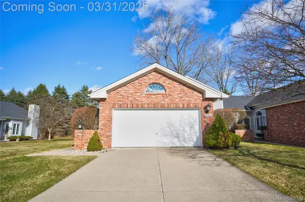 6361 Squire Lake Drive, Flushing, MI 48433