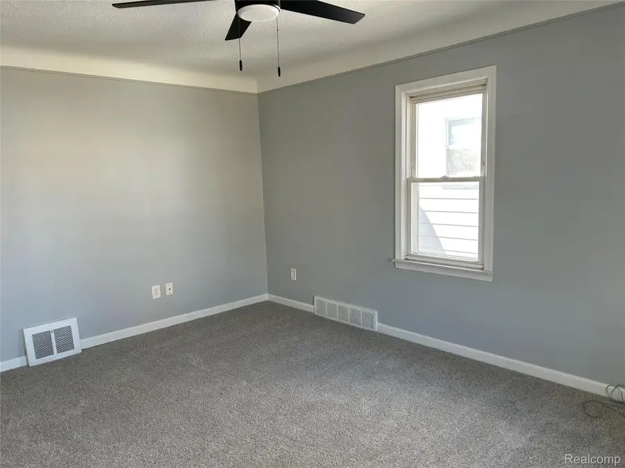 7546 Sterling, Center Line, MI 48015 - #3