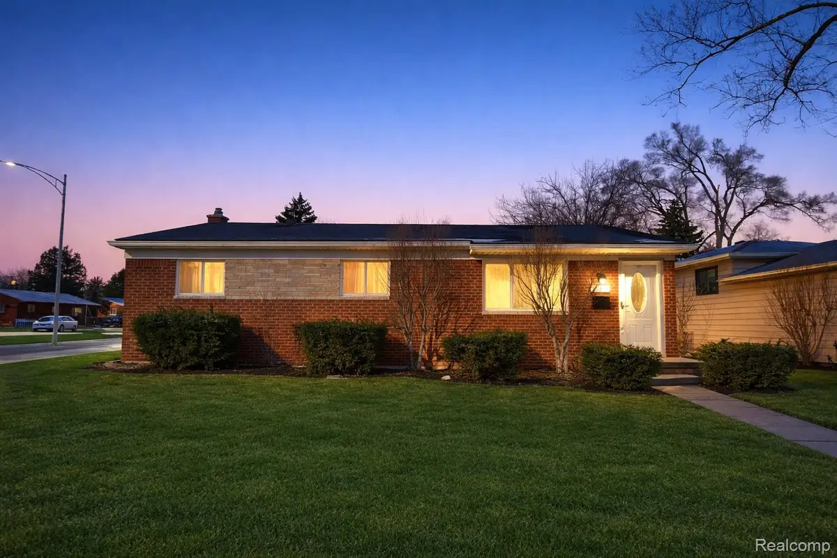 33615 Viceroy Drive, Sterling Heights, MI 48310 - #1