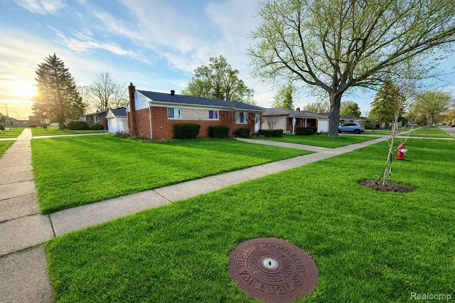 33615 Viceroy Drive, Sterling Heights, MI 48310 - #3