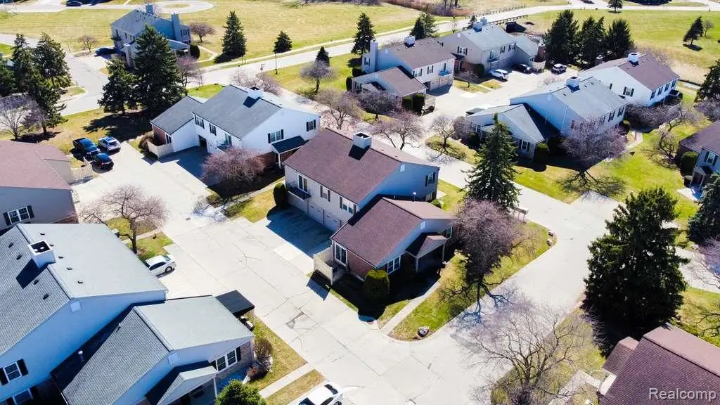 15913 N Franklin Drive, Clinton, MI 48038 - #1