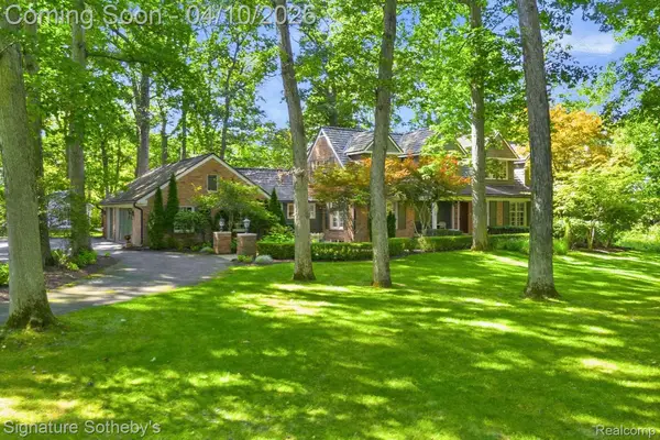 325 Lowell Court, BloomfieldHills, MI 48304