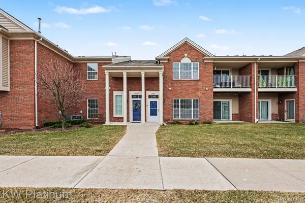 28218 S Pointe Lane, NewBaltimore, MI 48051