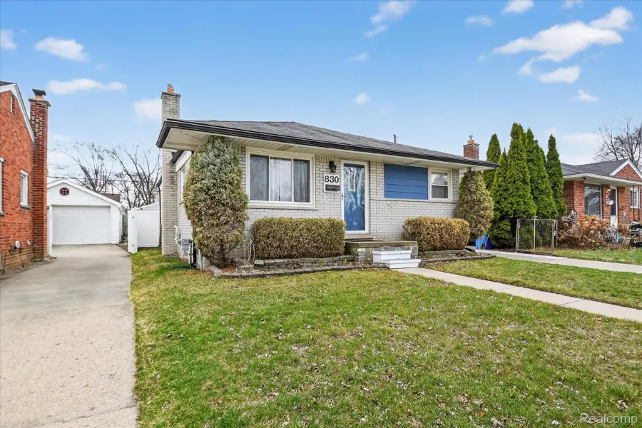 830 Mapleknoll Avenue, Madison Heights, MI 48071 - #2