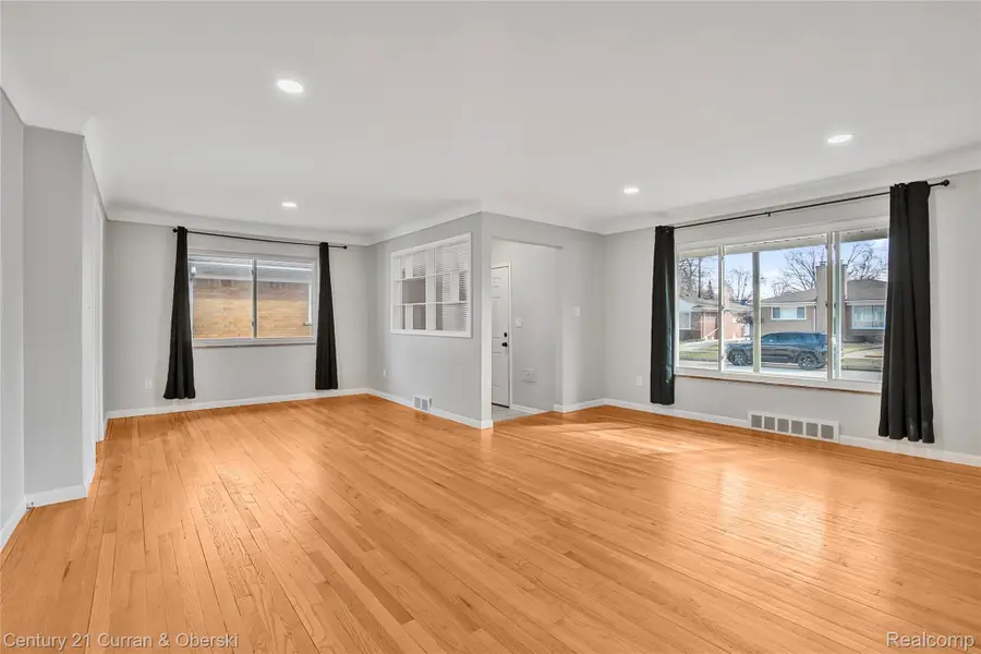 9335 Louis Street, Redford, MI 48239 - #3