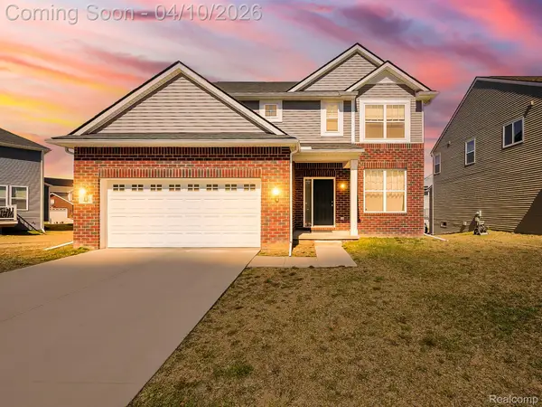 6210 S Trailwoods Drive, AnnArbor, MI 48103