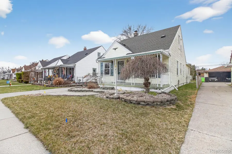 29901 Kelly Road, Roseville, MI 48066 - #3