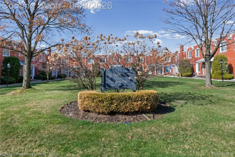 703 1/2 Saint Clair Street, Grosse Pointe, MI 48230 - #3
