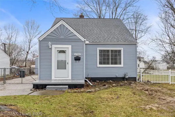 1735 Belton Street, GardenCity, MI 48135