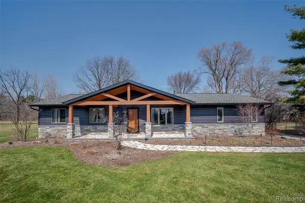 2775 E Square Lake Road, Troy, MI 48085