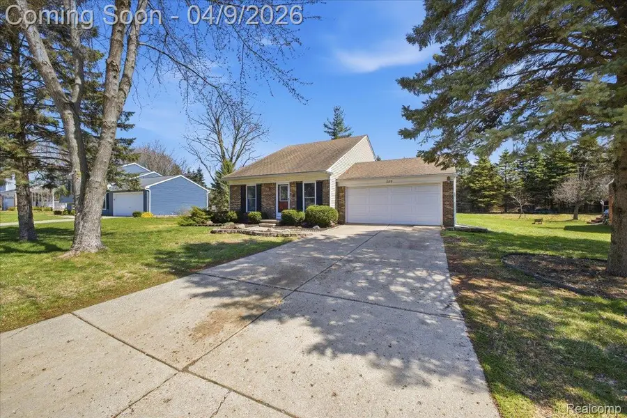 889 Hadley Road, Rochester Hills, MI 48333 - #2