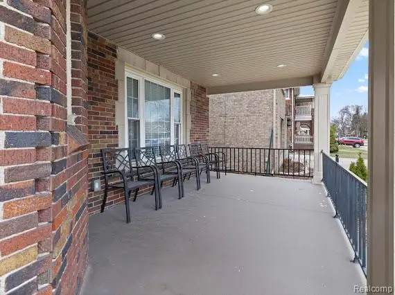 7261 Reuter Street, Dearborn, MI 48126 - #3