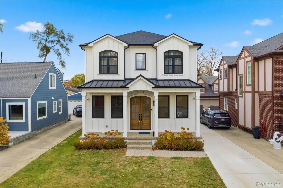 1211 E Lincoln Street, Birmingham, MI 48009 - #1