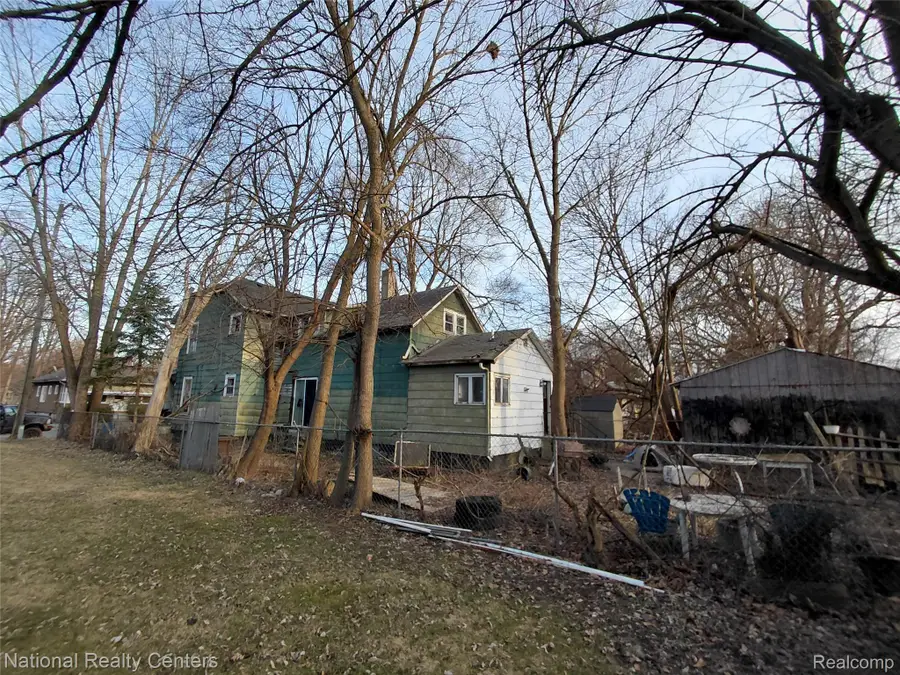 2105 Arlington Avenue, Flint, MI 48506 - #2