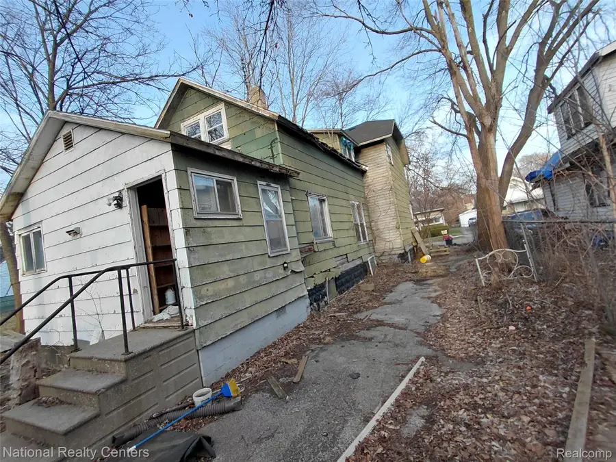 2105 Arlington Avenue, Flint, MI 48506 - #3