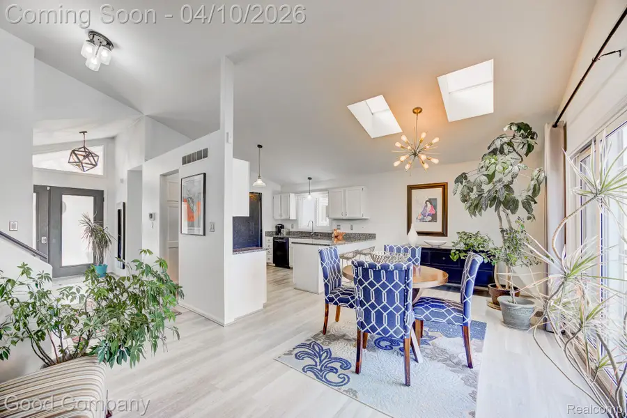 9526 Montgold Avenue, White Lake, MI 48386 - #2