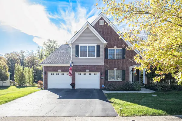 10229 Edgewood Drive, GrandBlanc, MI 48439